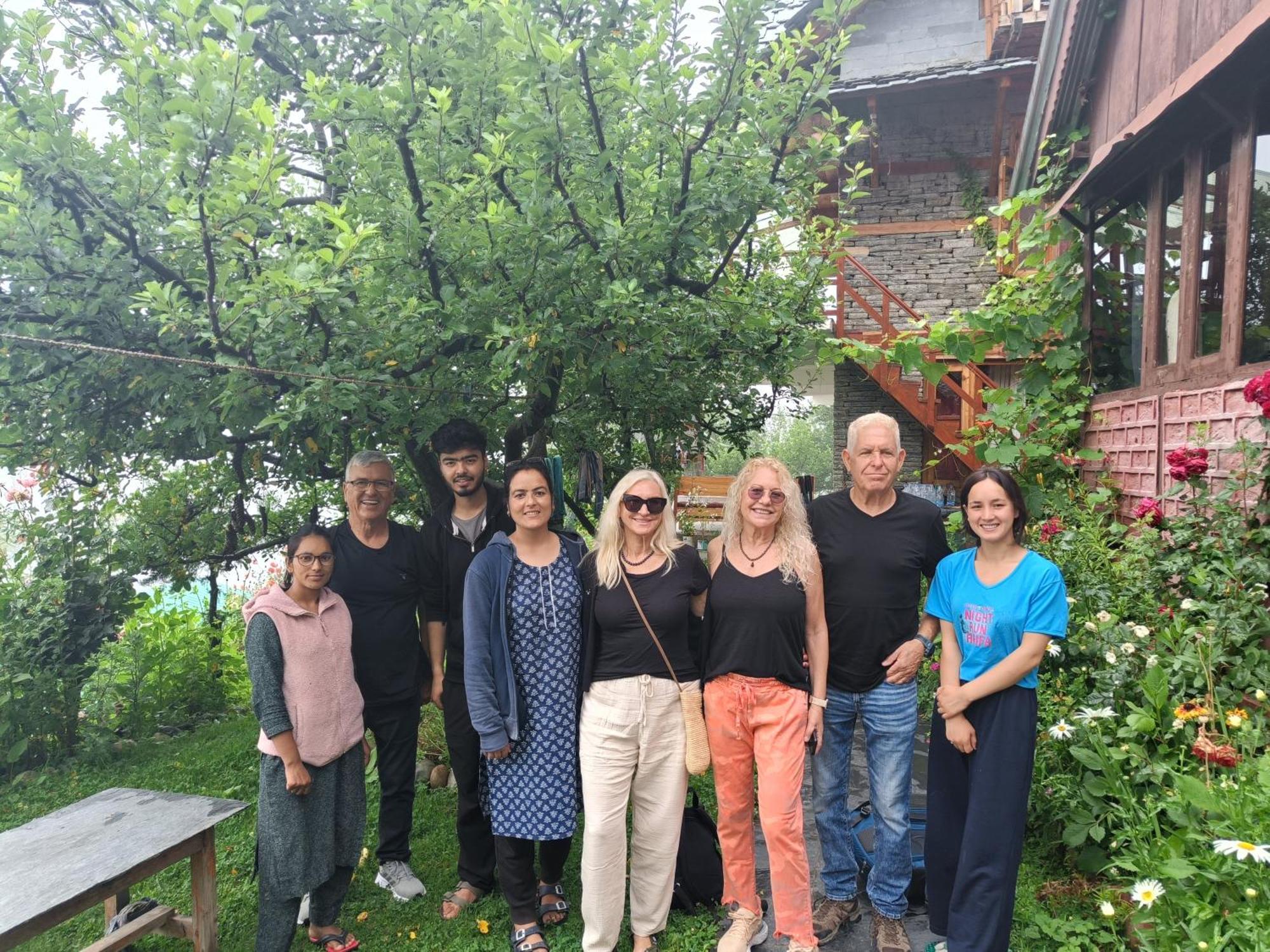Ishan Log Huts-A Boutique Home Stay Banjār 외부 사진