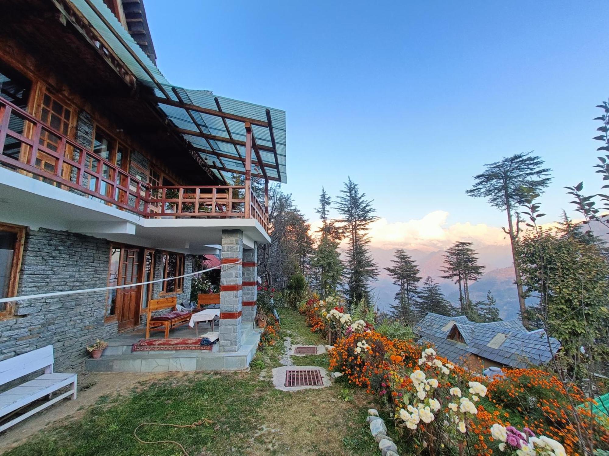 Ishan Log Huts-A Boutique Home Stay Banjār 외부 사진